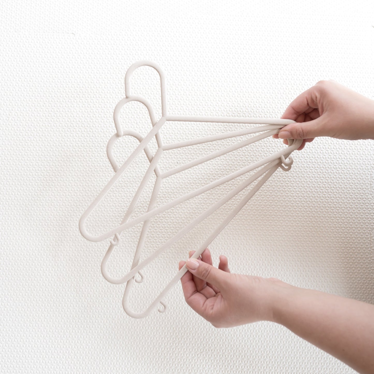 beige wheat straw hangers (30 per set)